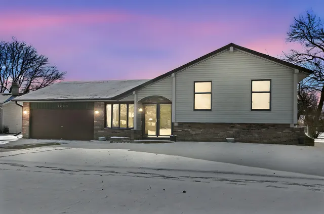 $359,000 | 1345 South Madlock Court, Elgin, IL 60123