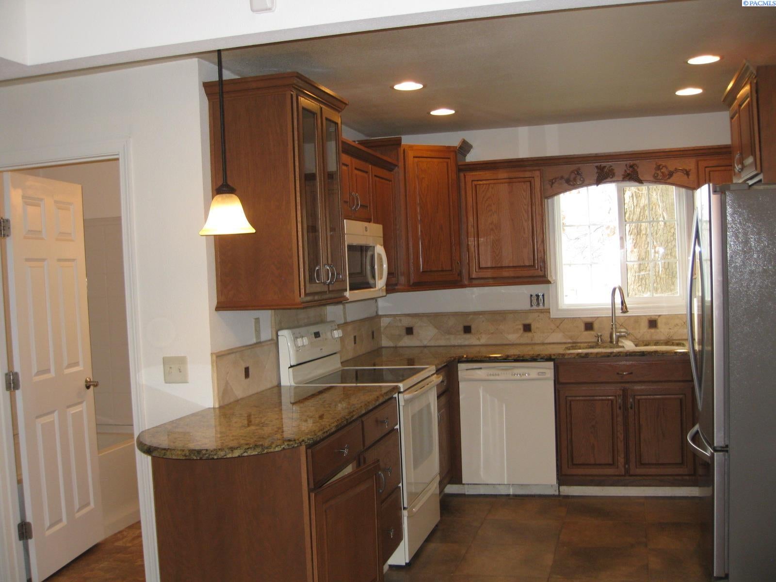 1620 Olmstead Road, Unit HOME Grandview, WA 98930 - Photo 9 of 13 Gallery Image 9