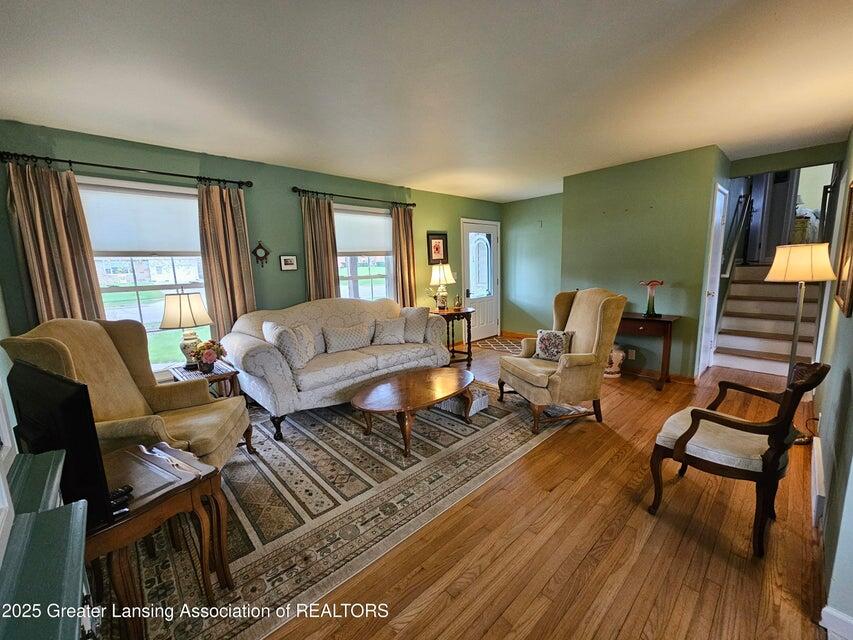 608 Edwards Street Grand Ledge, MI 48837 - Photo 3 of 29 Living Room