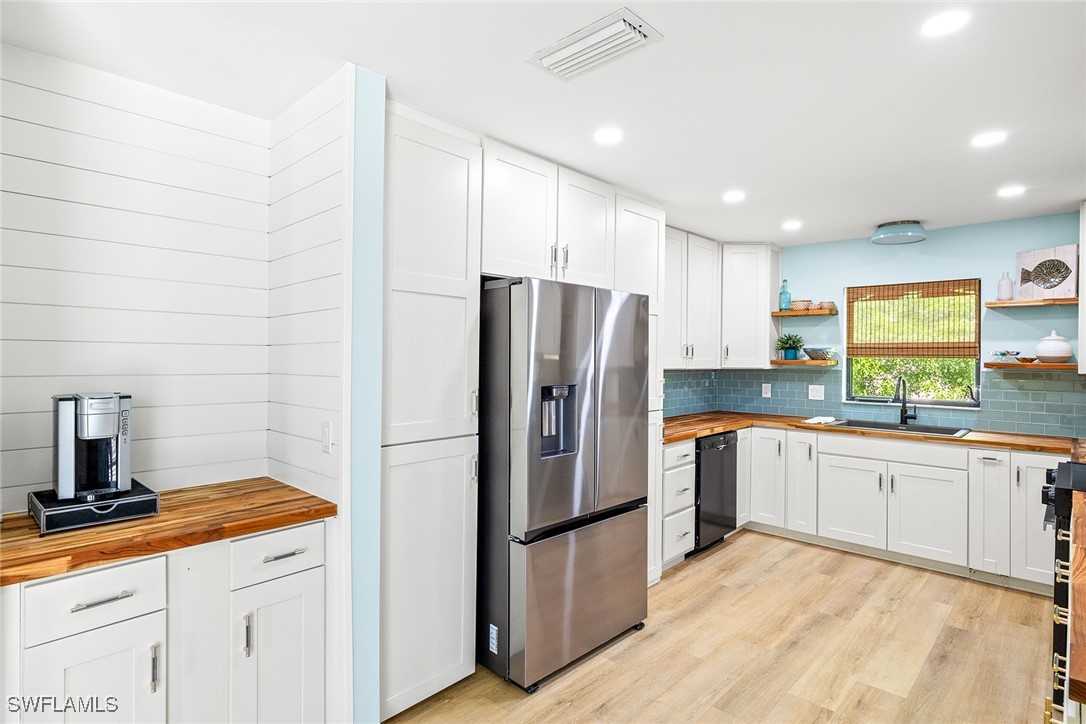 1448 Albatross Road Sanibel, FL 33957 - Photo 9 of 36