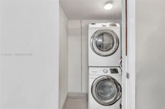 $6,000 | 709 Southwest 7th Avenue, Unit 12, Hallandale Beach, FL 33009