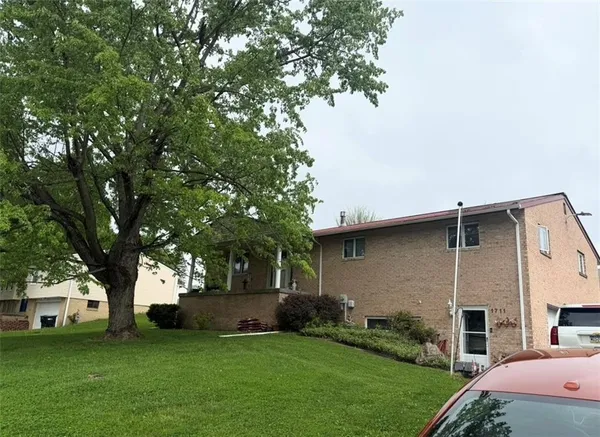 $395,000 | 1711 Ridgewood Drive, Washington, PA 15301