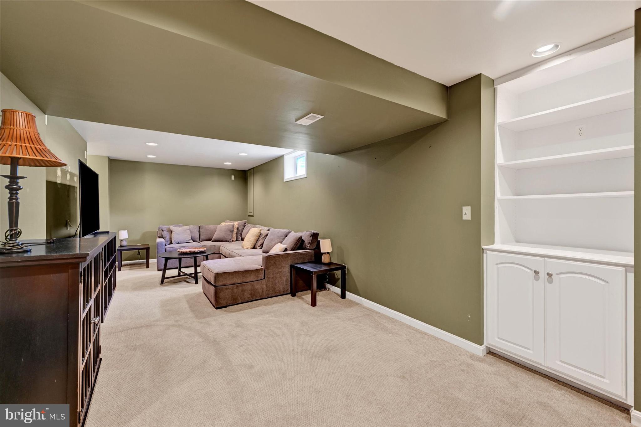 4195 Fallow Drive Hampstead, MD 21074 - Photo 25 of 40 a living room with furniture
