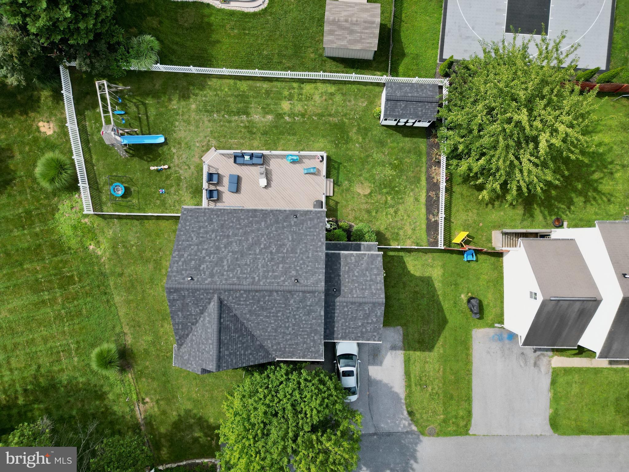 4195 Fallow Drive Hampstead, MD 21074 - Photo 33 of 40 an aerial view of a house with a garden