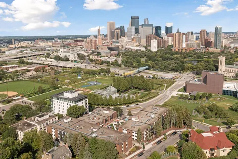 $395,000 | 48 Groveland Terrace, Unit 313, Minneapolis, MN 55403