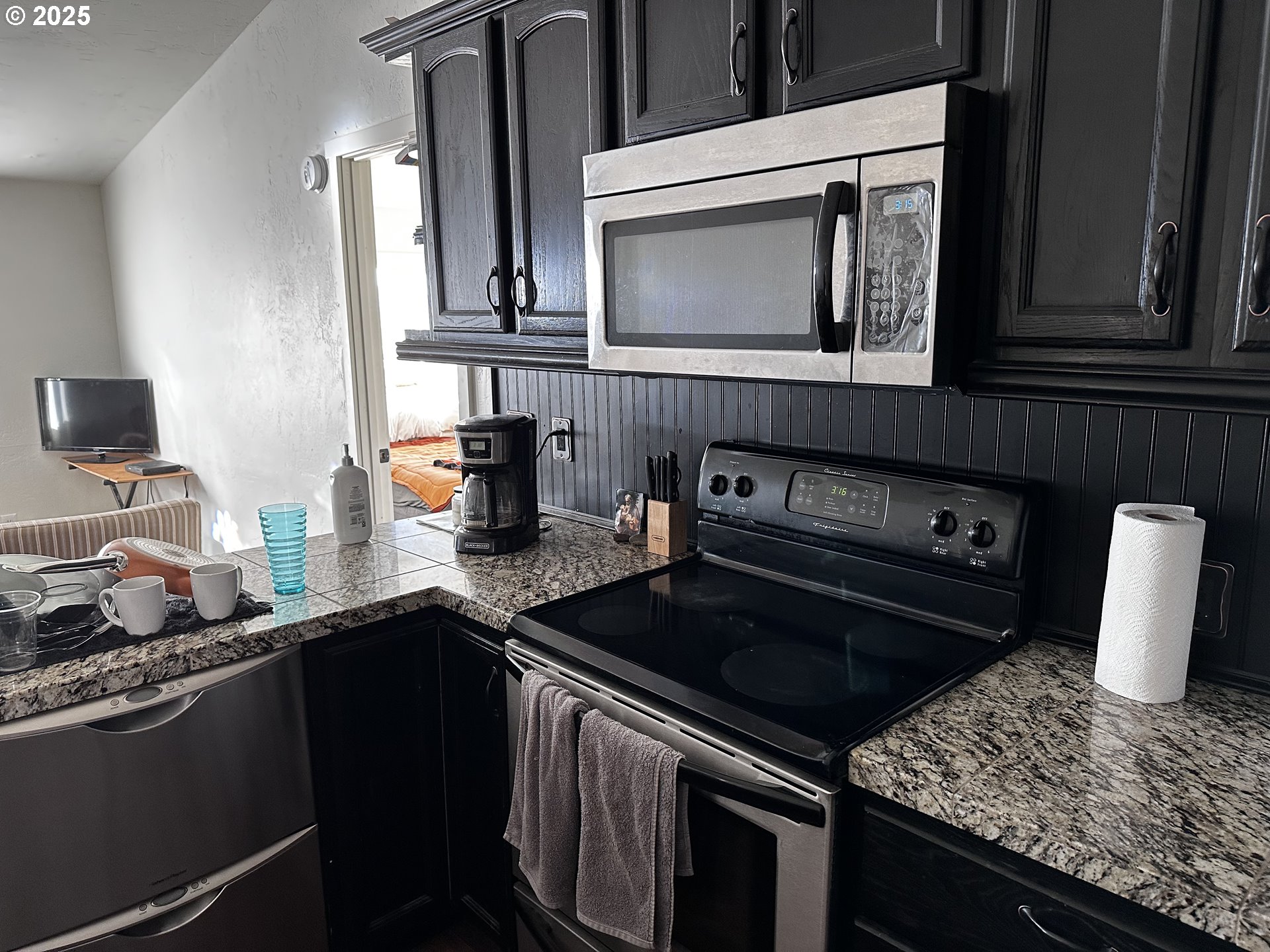 46864 Tucker Road Silver Lake, OR 97638 - Photo 14 of 35 Kitchen