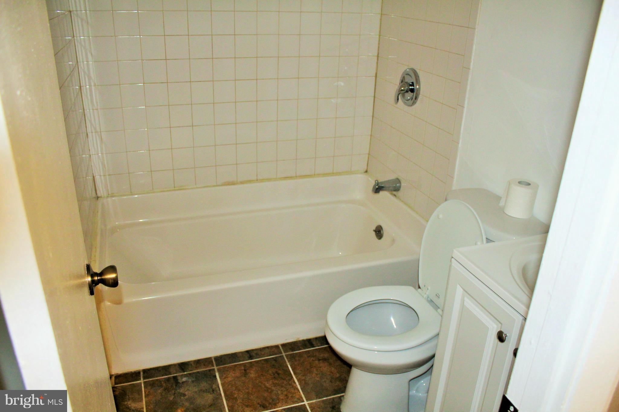 8310 Stillmeadow Road, Unit 1F Baltimore, MD 21236 - Photo 6 of 21 Bath (Master)