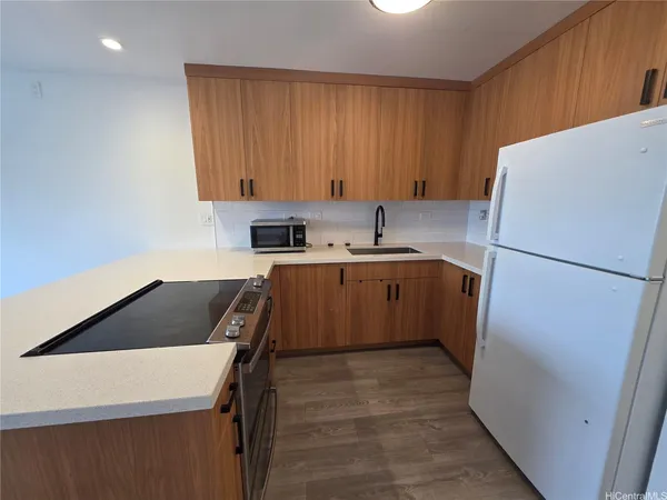 $3,200 | 350 Aoloa Street, Unit B221, Kailua, HI 96734