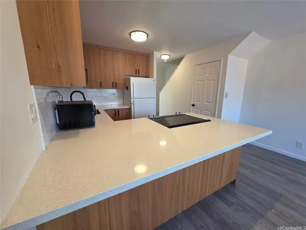 $3,200 | 350 Aoloa Street, Unit B221, Kailua, HI 96734