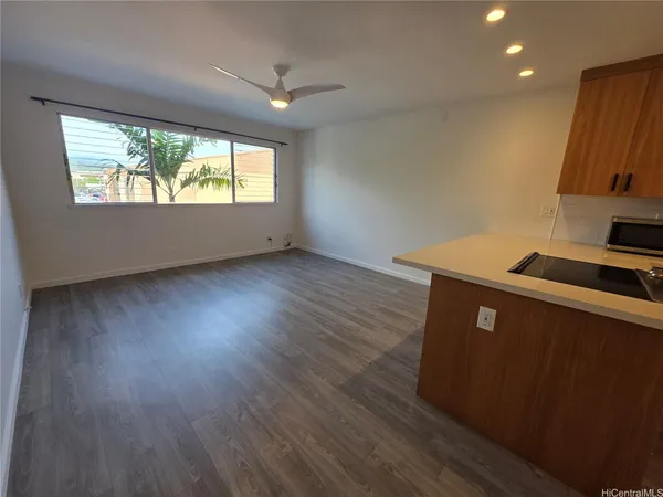 $3,200 | 350 Aoloa Street, Unit B221, Kailua, HI 96734