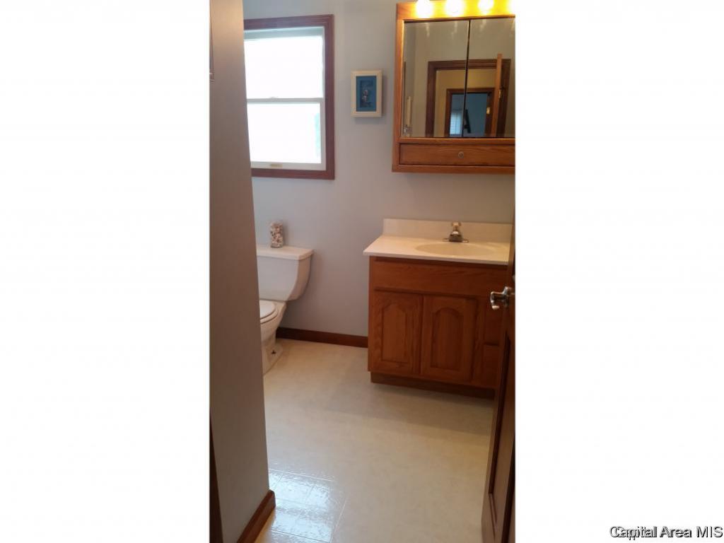 120 West Taylor Road Williamsville, IL 62693 - Photo 12 of 14 Gallery Image 12