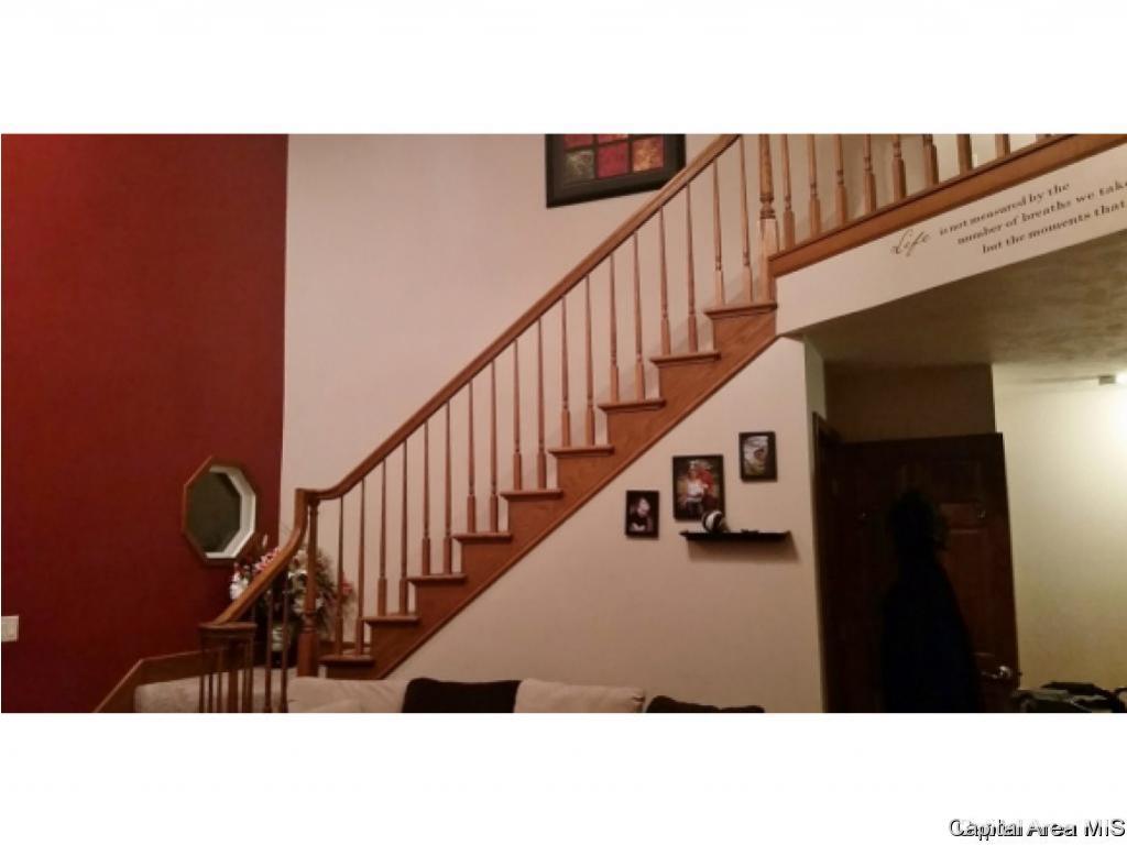 120 West Taylor Road Williamsville, IL 62693 - Photo 5 of 14 Gallery Image 5