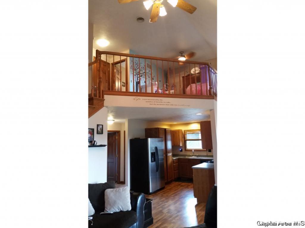 120 West Taylor Road Williamsville, IL 62693 - Photo 7 of 14 Gallery Image 7