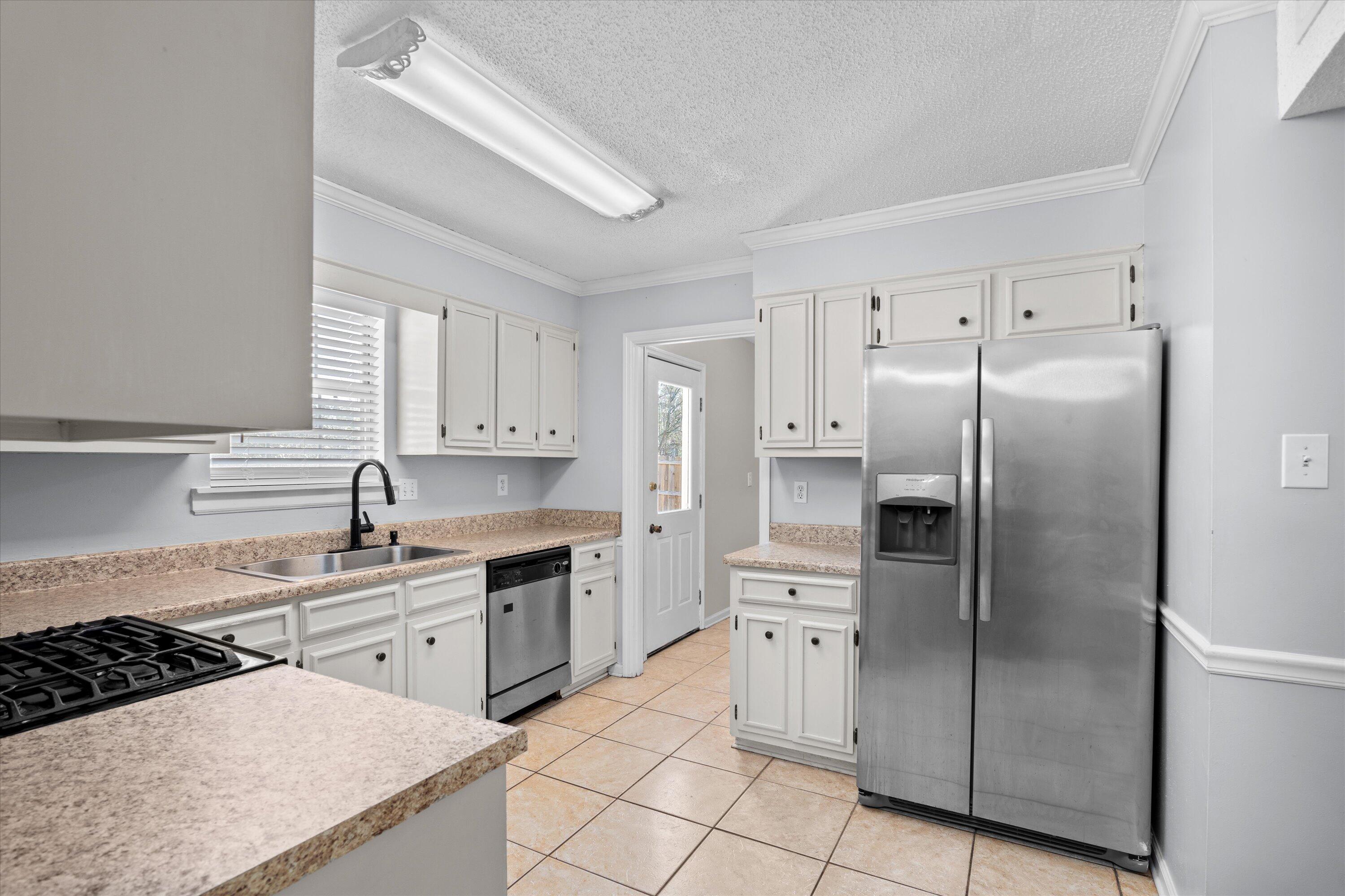 334 Lamplighter Lane Martinez, GA 30907 - Photo 12 of 32 15-P1445569