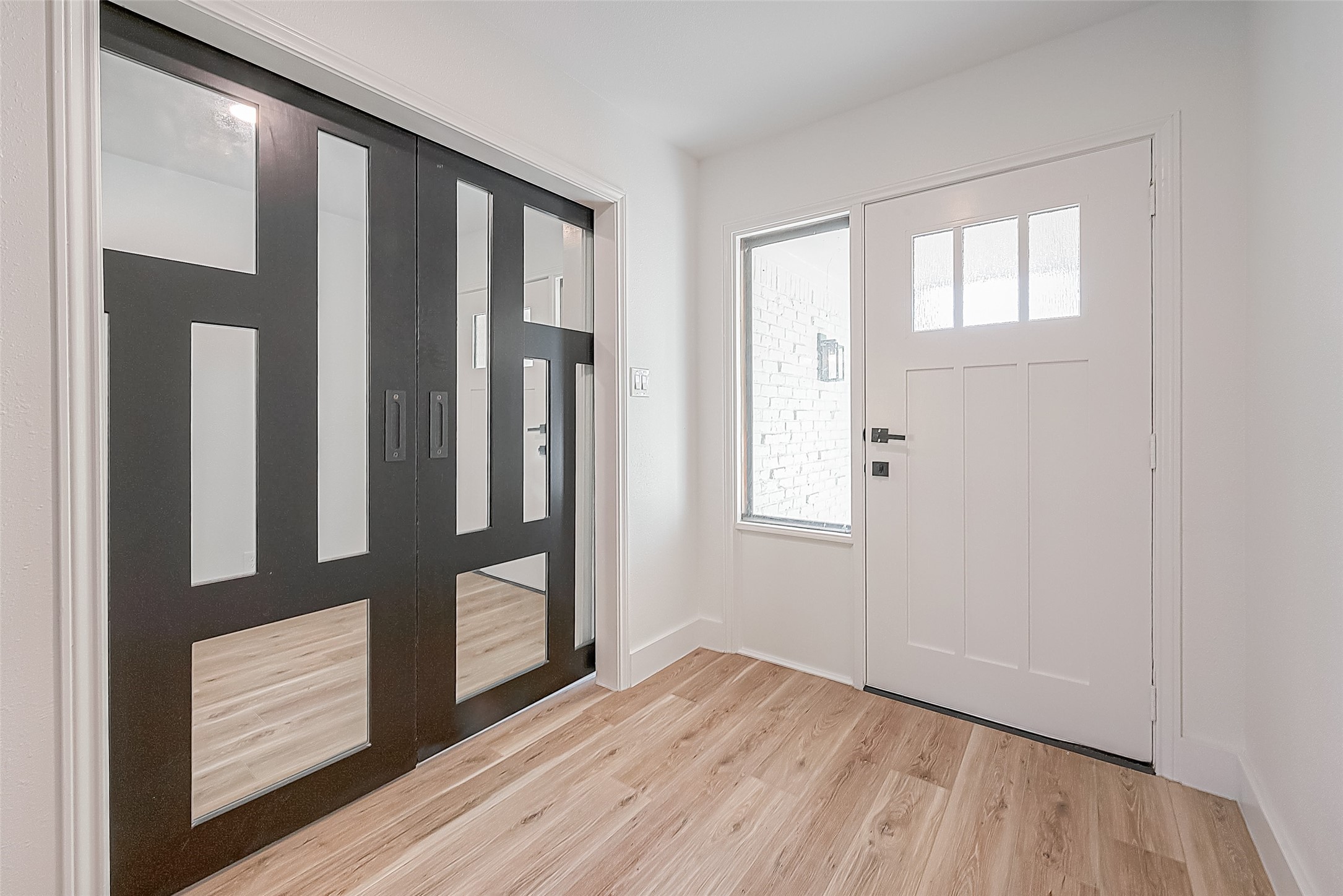 811 Lemm Court Spring, TX 77373 - Photo 2 of 18 entryway-front door