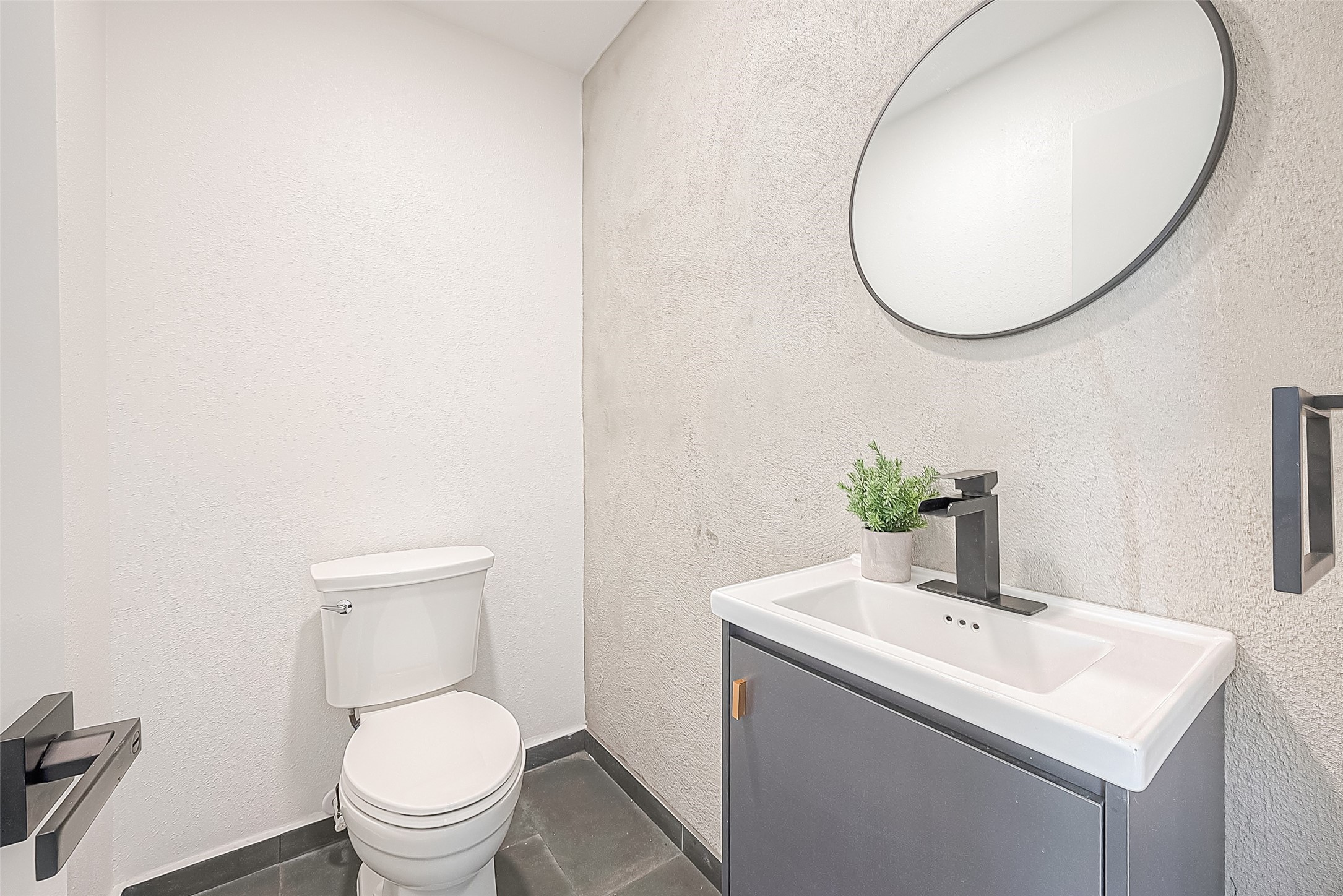 811 Lemm Court Spring, TX 77373 - Photo 9 of 18 half bath