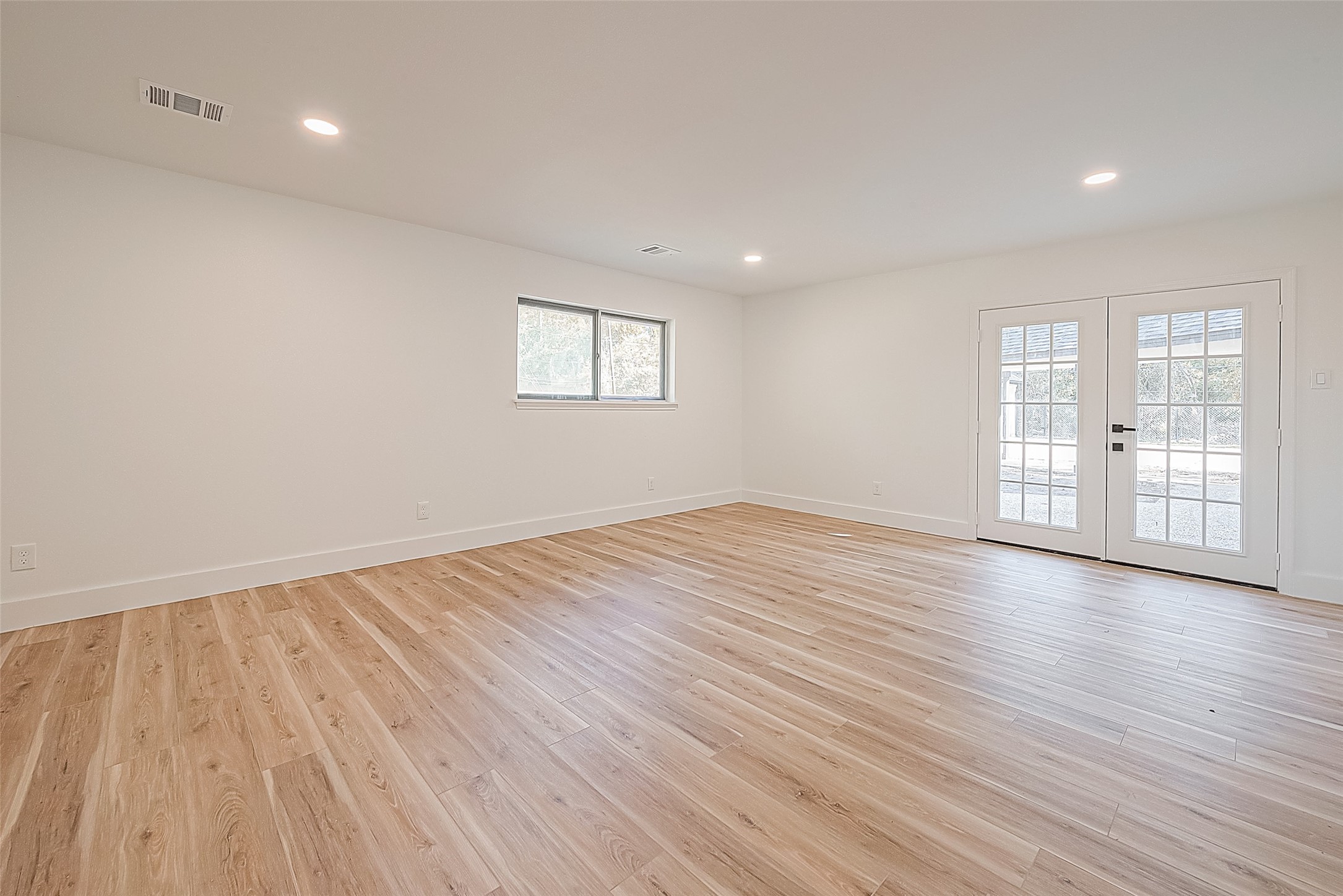 811 Lemm Court Spring, TX 77373 - Photo 10 of 18 Master bedroom