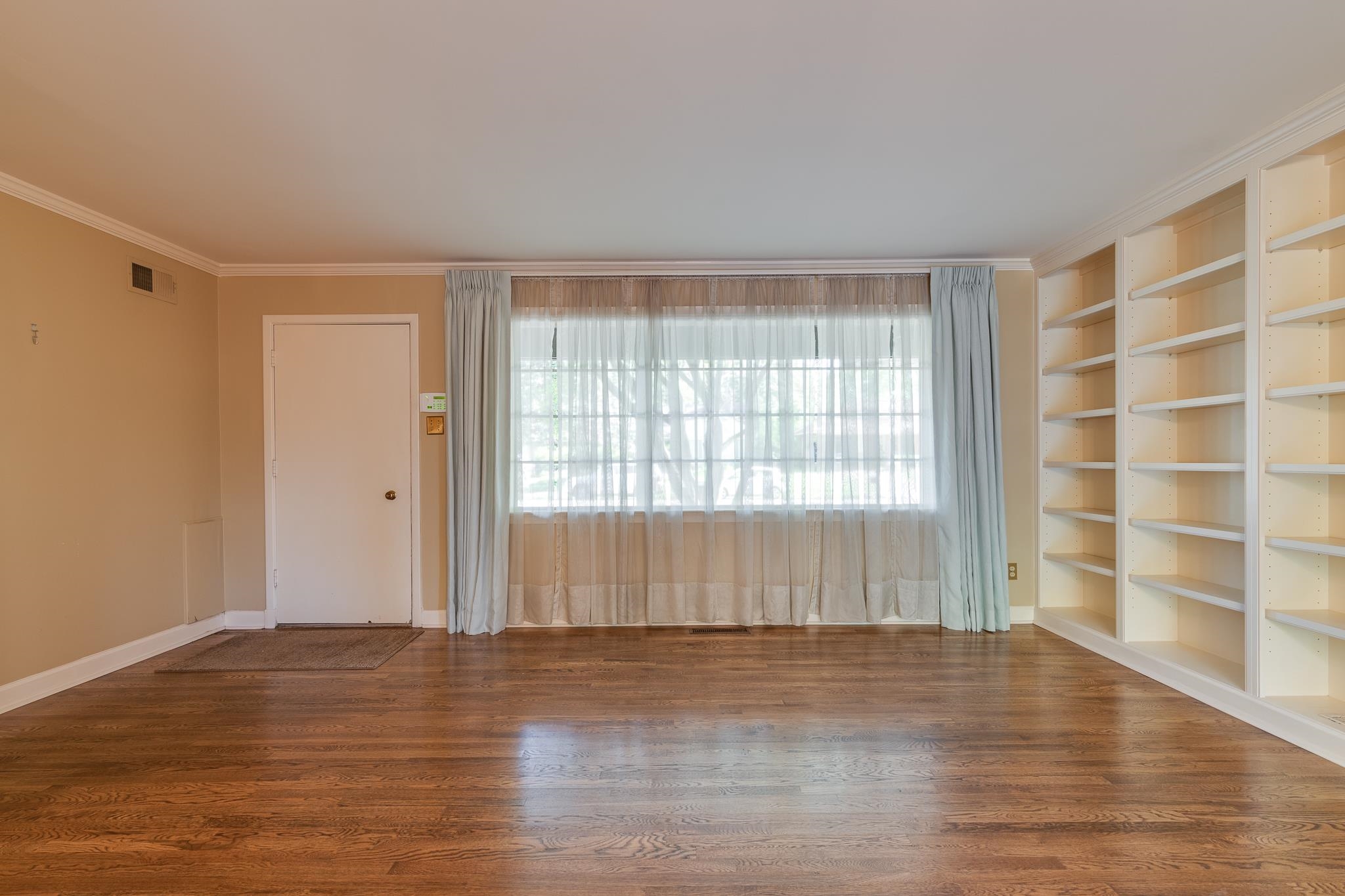 4150 Chickasaw Road Memphis, TN 38117 - Photo 3 of 17 Gallery Image 3