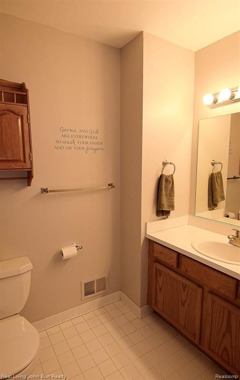 3072 High Pointe Ridge Road Lake Orion, MI 48359 - Photo 9 of 11