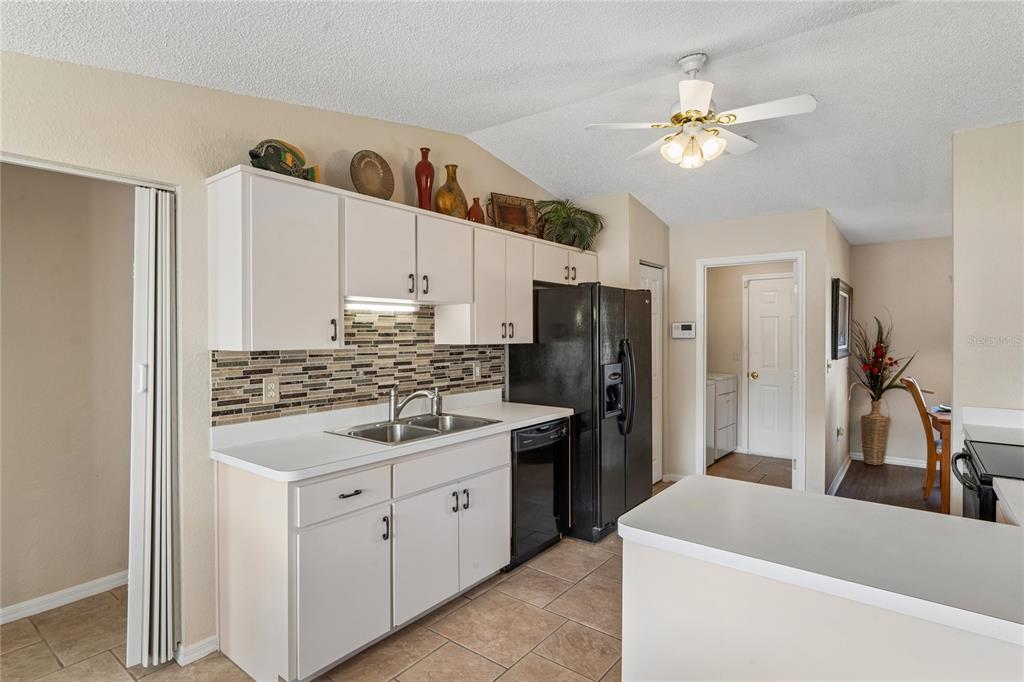 5122 Quintilis Street Spring Hill, FL 34608 - Photo 12 of 62