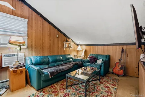 $799,000 | 16 NewMarket Road, Syosset, NY 11791