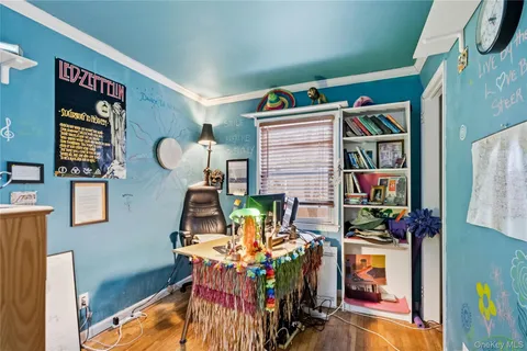 $799,000 | 16 NewMarket Road, Syosset, NY 11791