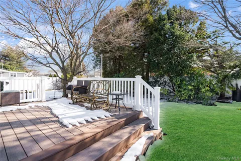 $799,000 | 16 NewMarket Road, Syosset, NY 11791