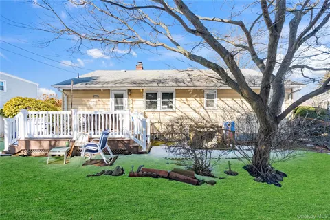 $799,000 | 16 NewMarket Road, Syosset, NY 11791