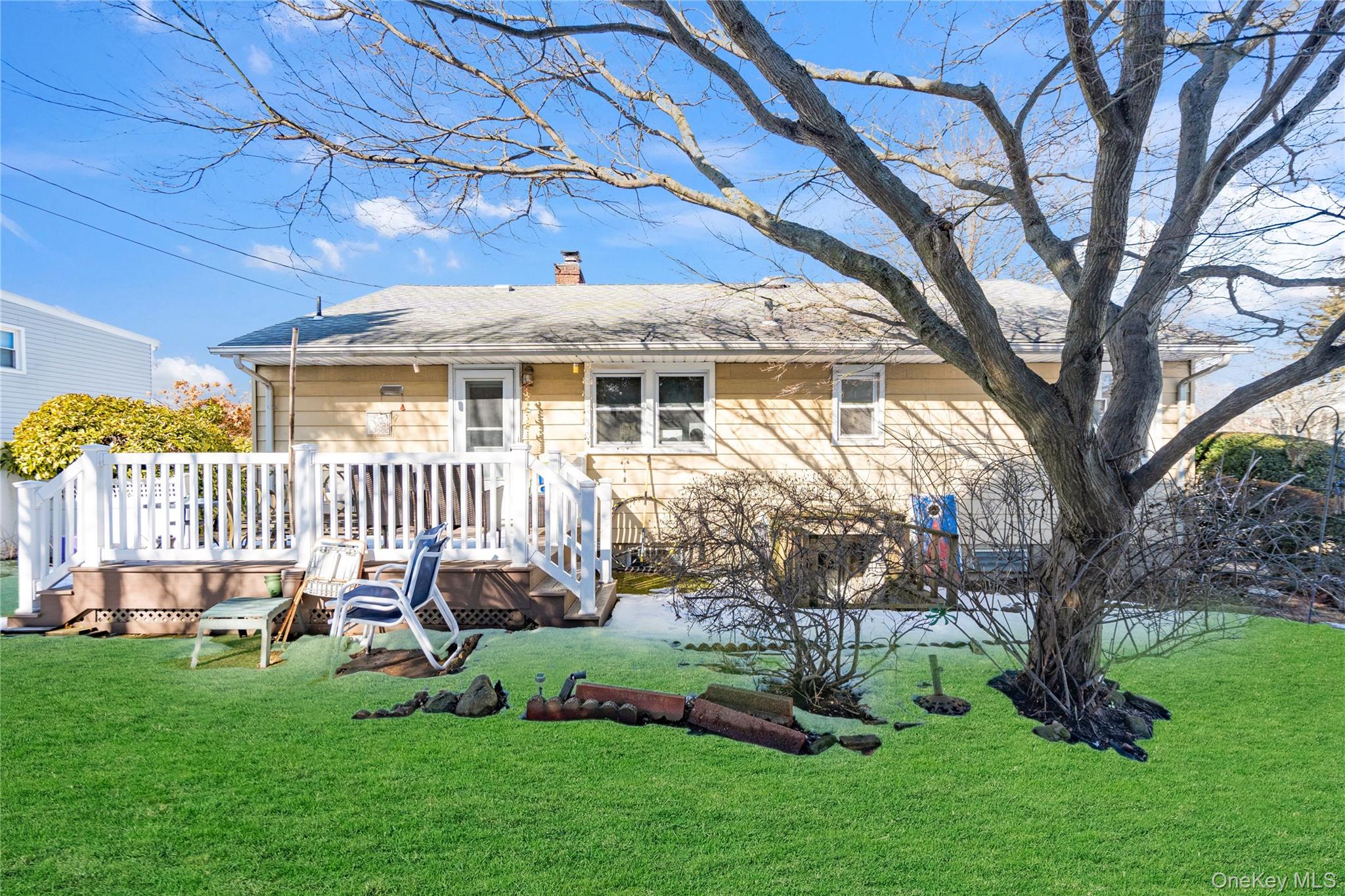 16 NewMarket Road Syosset, NY 11791 - Photo 26 of 27