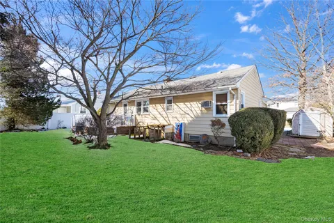$799,000 | 16 NewMarket Road, Syosset, NY 11791