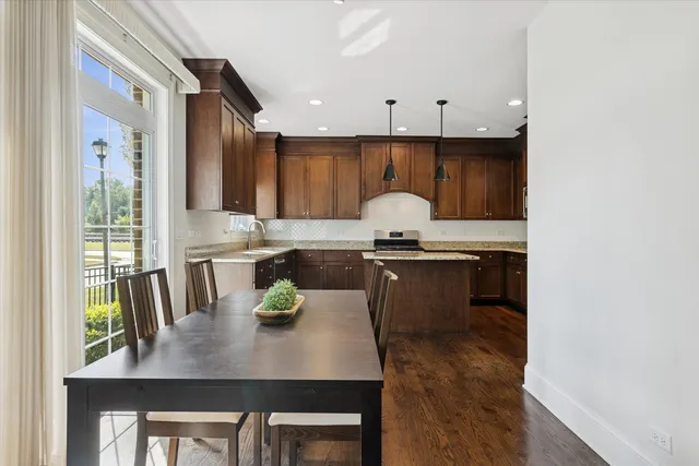 $795,000 | 355 West 1st Street, Elmhurst, IL 60126