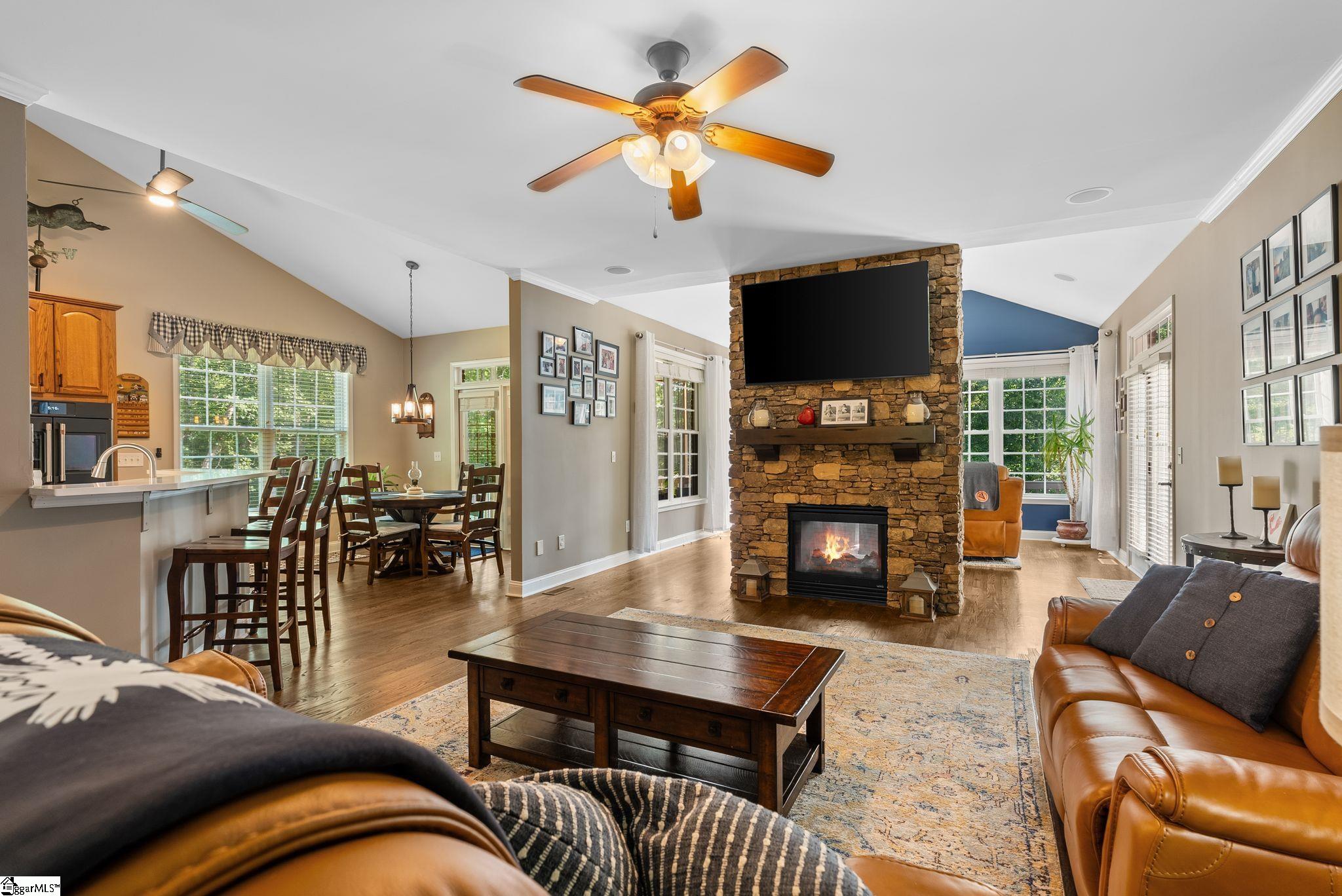 237 Yorkswell Lane Greenville, SC 29607 - Photo 13 of 50 Gallery Image 13