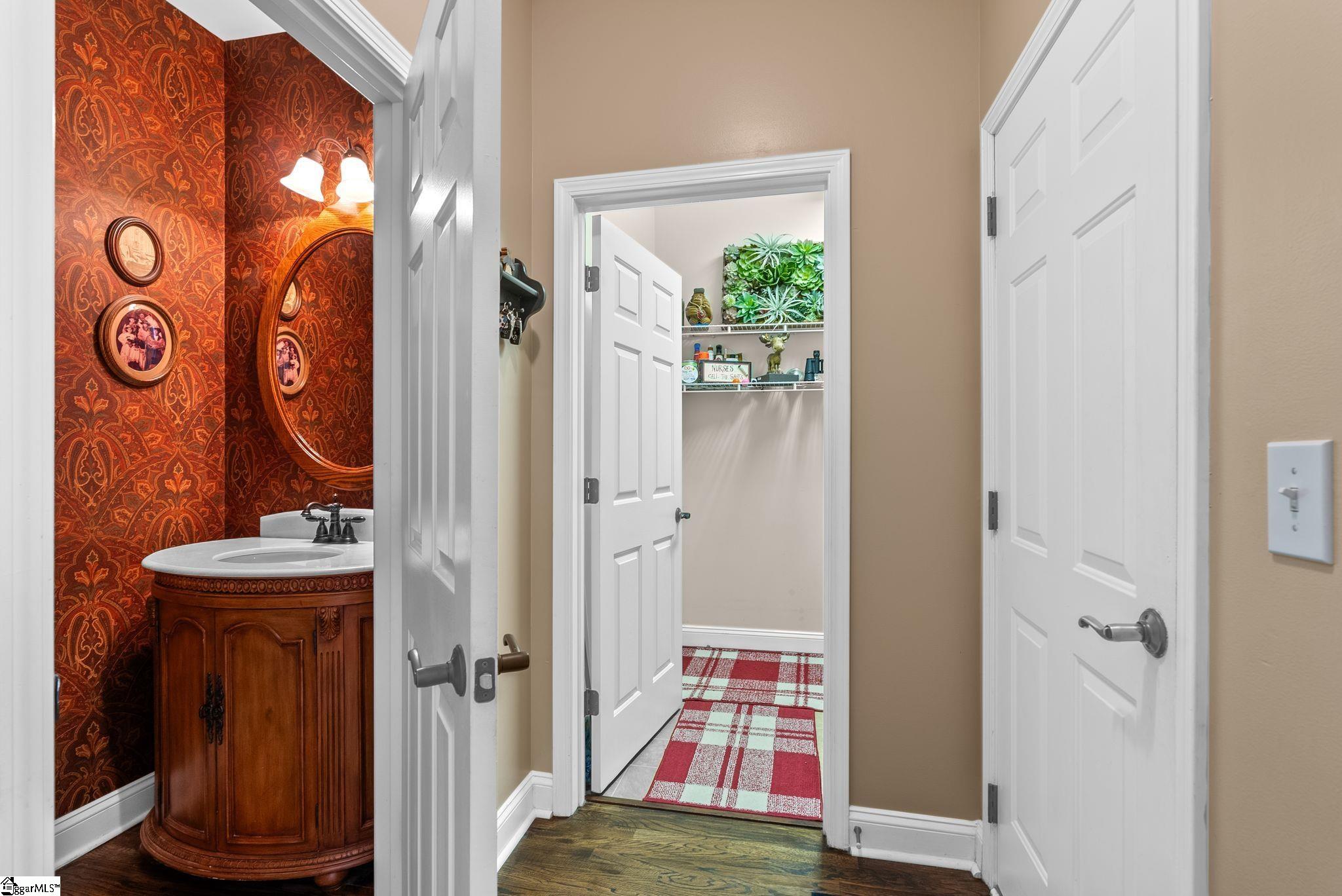237 Yorkswell Lane Greenville, SC 29607 - Photo 19 of 50 Gallery Image 19