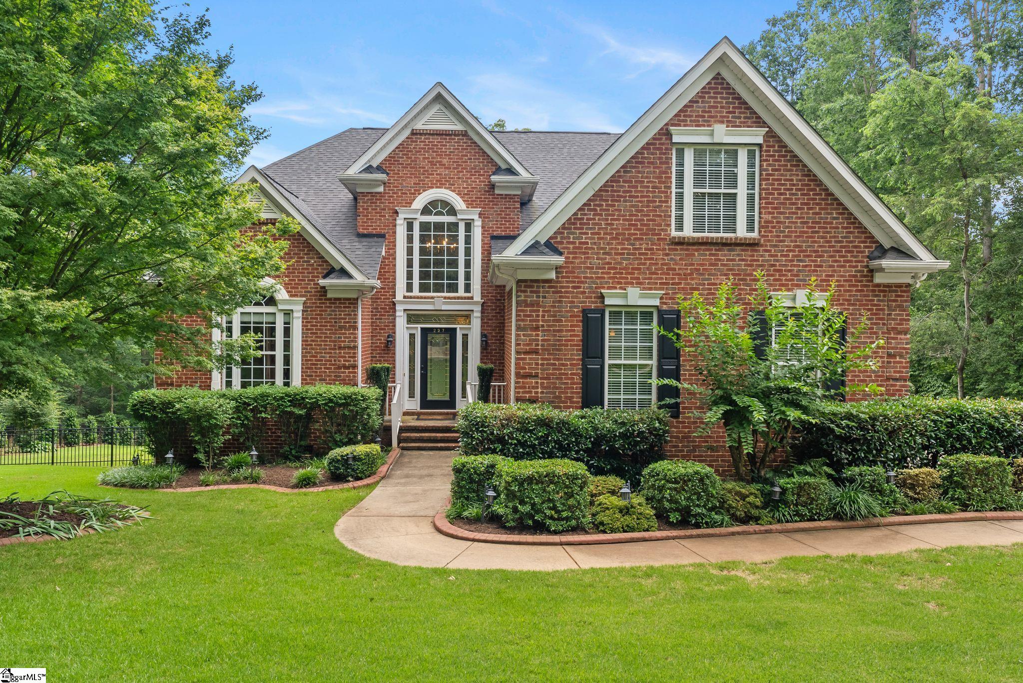 237 Yorkswell Lane Greenville, SC 29607 - Photo 2 of 50 Gallery Image 2