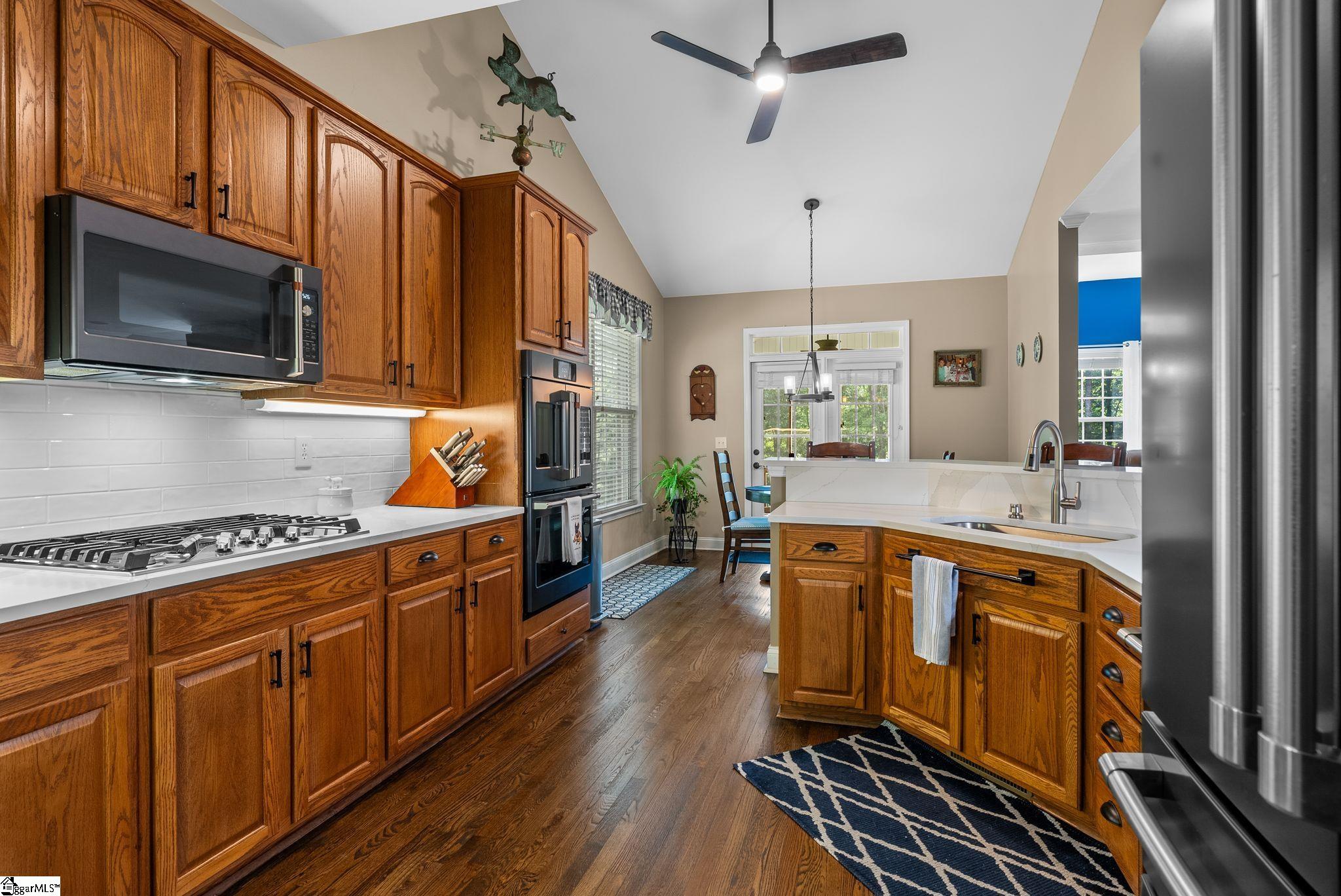 237 Yorkswell Lane Greenville, SC 29607 - Photo 8 of 50 Gallery Image 8