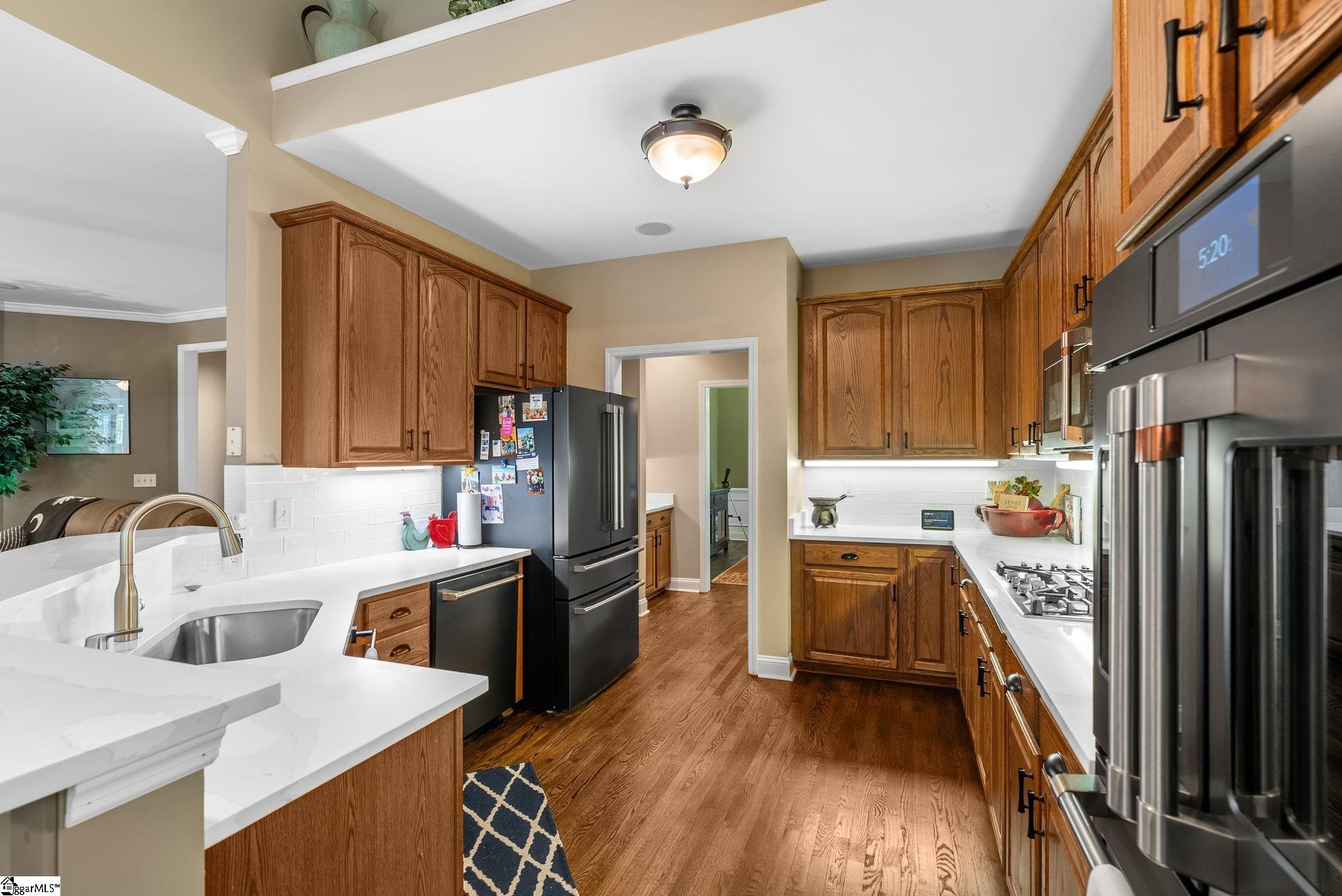 237 Yorkswell Lane Greenville, SC 29607 - Photo 9 of 50 Gallery Image 9