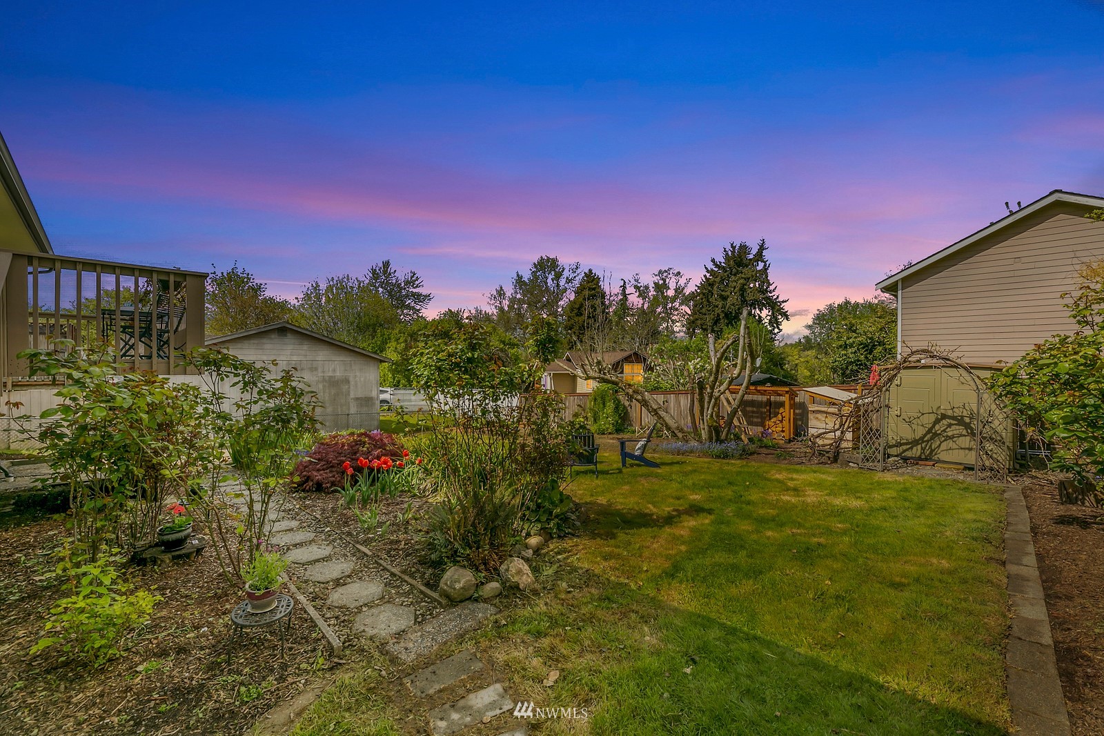 309 Powell Avenue Southwest Renton, WA 98057 - Photo 26 of 29 a view of a pathway with a yard