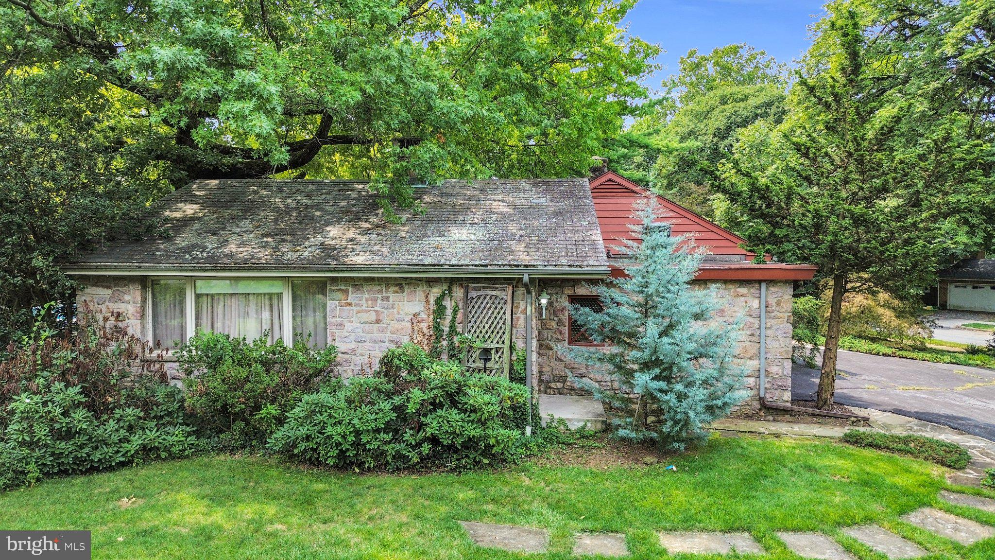 809 Farr Place Reading, PA 19611 - Photo 3 of 34 Gallery Image 3