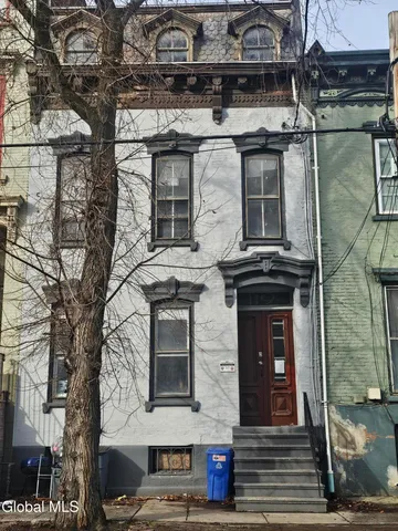 $1,700 | 119 Grand Street, Unit 3, Albany, NY 12202