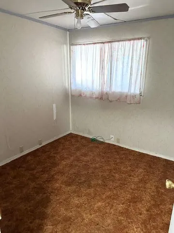 a view of entryway with patio