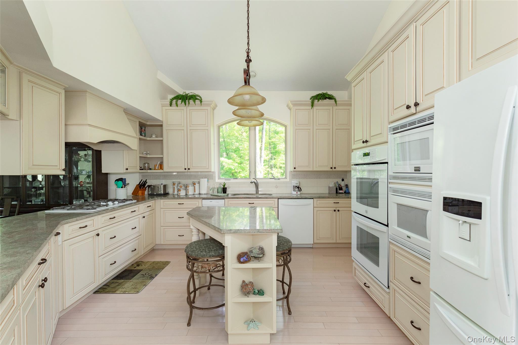 126 Old Hopewell Road Wappingers Falls, NY 12590 - Photo 9 of 38