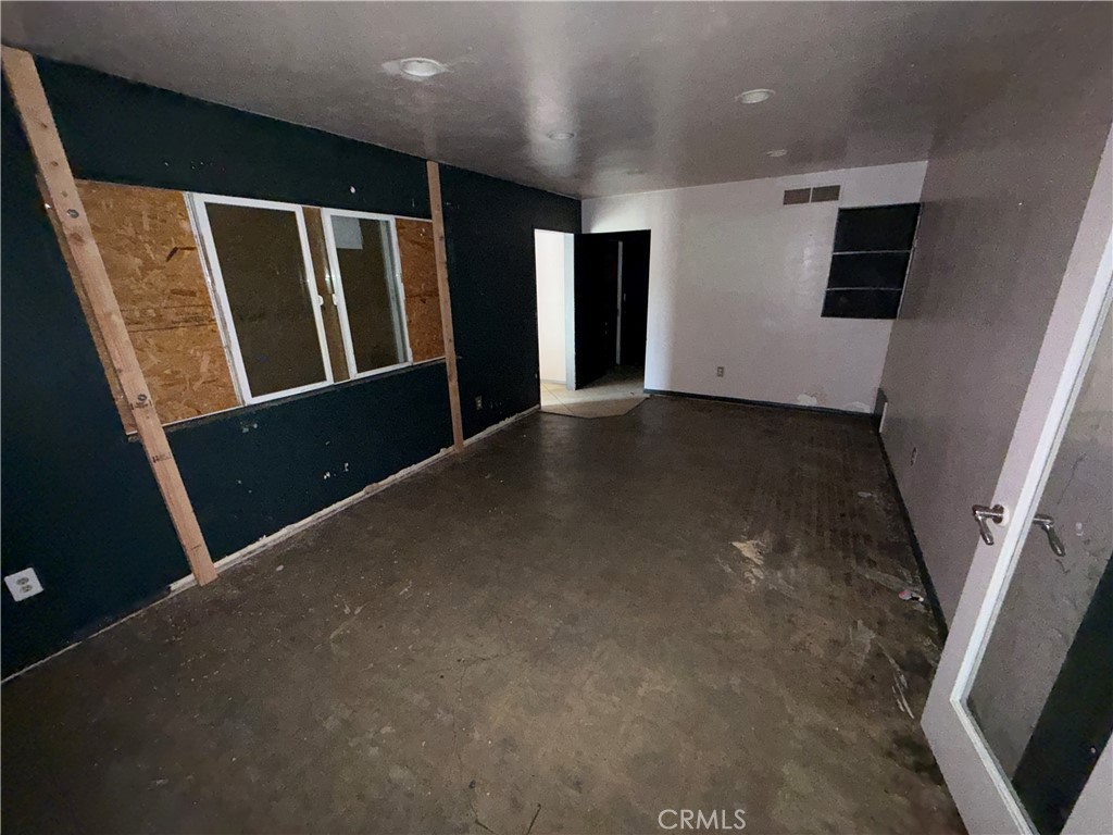 1810 Rivera Street Riverside, CA 92501 - Photo 4 of 34