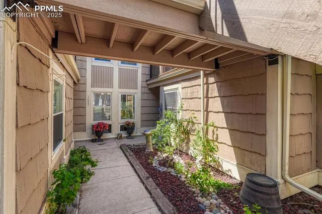 $385,000 | 1661 Deer Creek Road, Monument, CO 80132