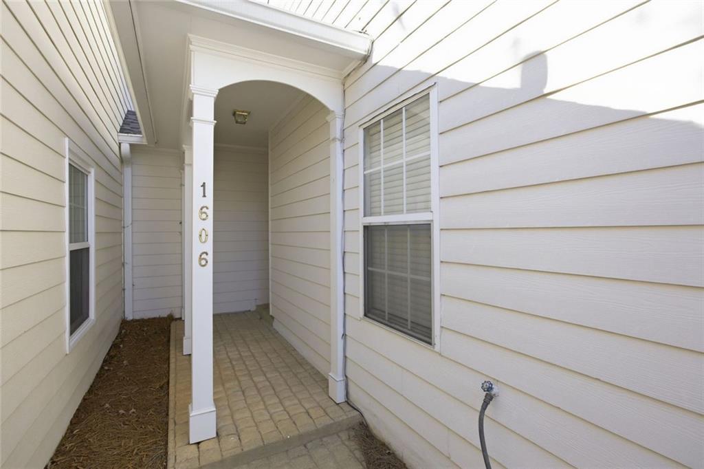 1606 Donovan's Ridge Kennesaw, GA 30152 - Photo 3 of 38