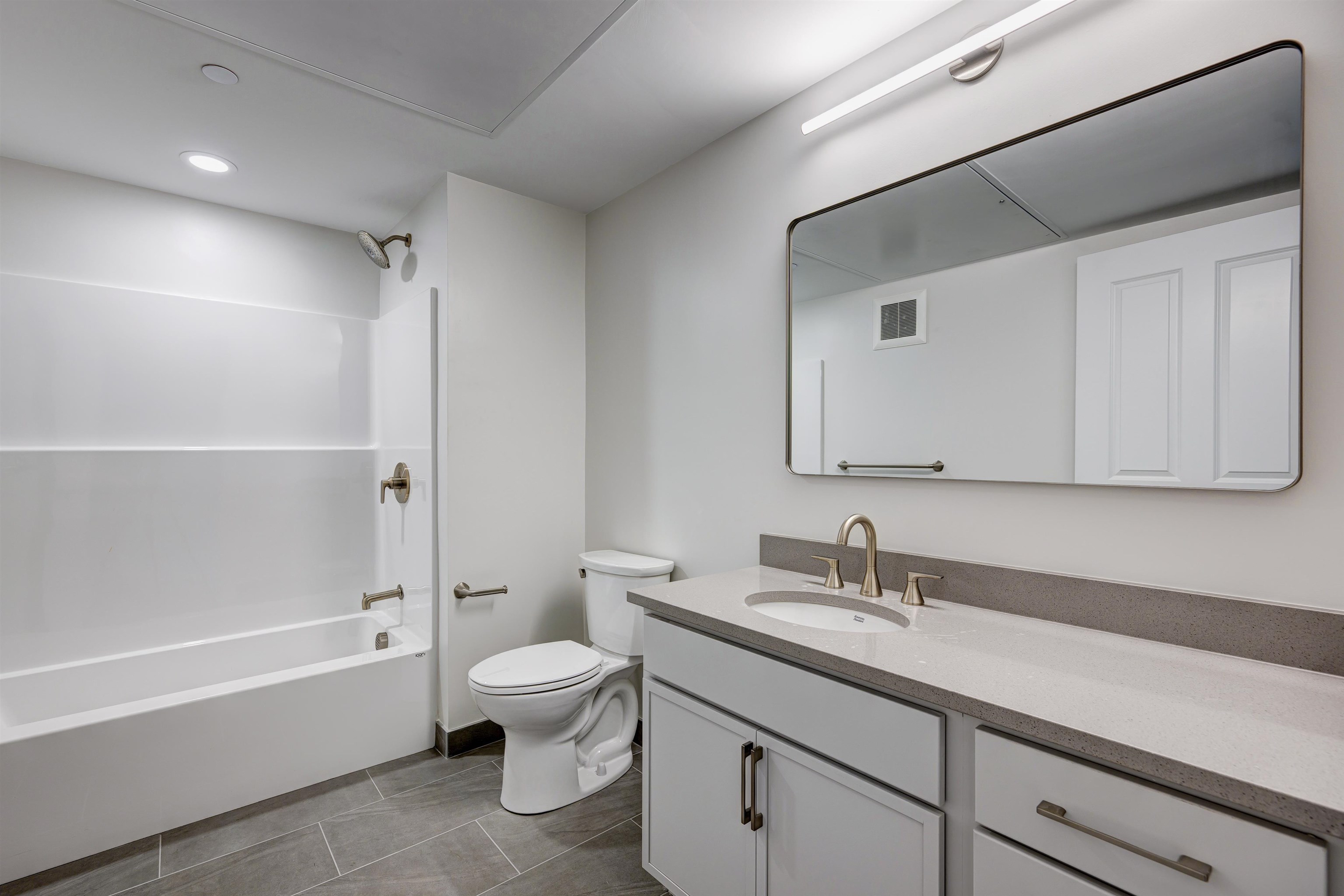 2059 Lafayette Road, Unit 202 Portsmouth, NH 03801 - Photo 15 of 31