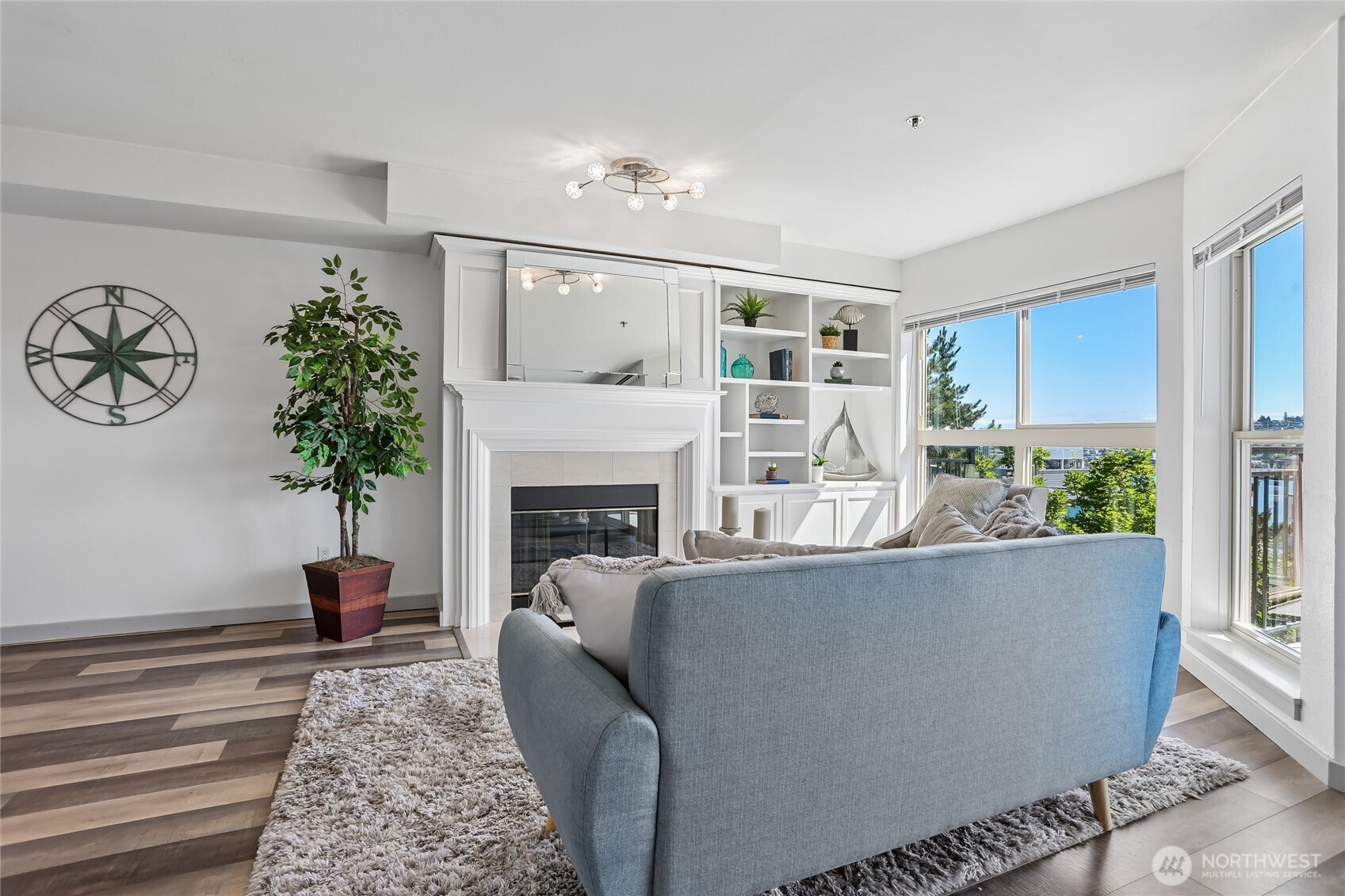 701 Galer Street, Unit 813 Seattle, WA 98109 - Photo 4 of 40