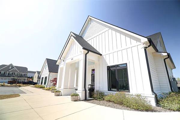 $484,900 | 5007 Twin River Drive, Denver, NC 28037