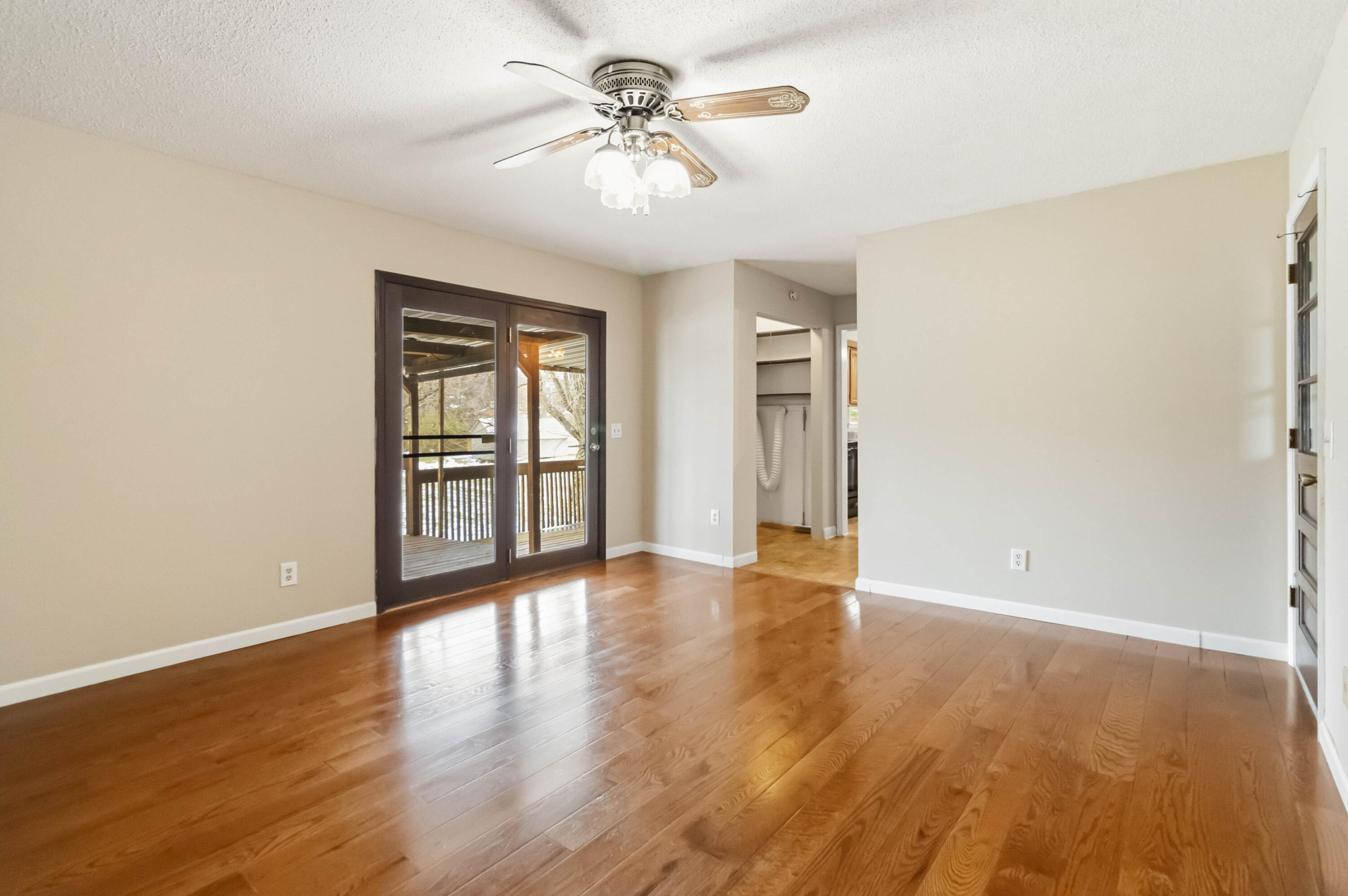 1388 Oak Ridge Road Corbin, KY 40701 - Photo 31 of 59 027