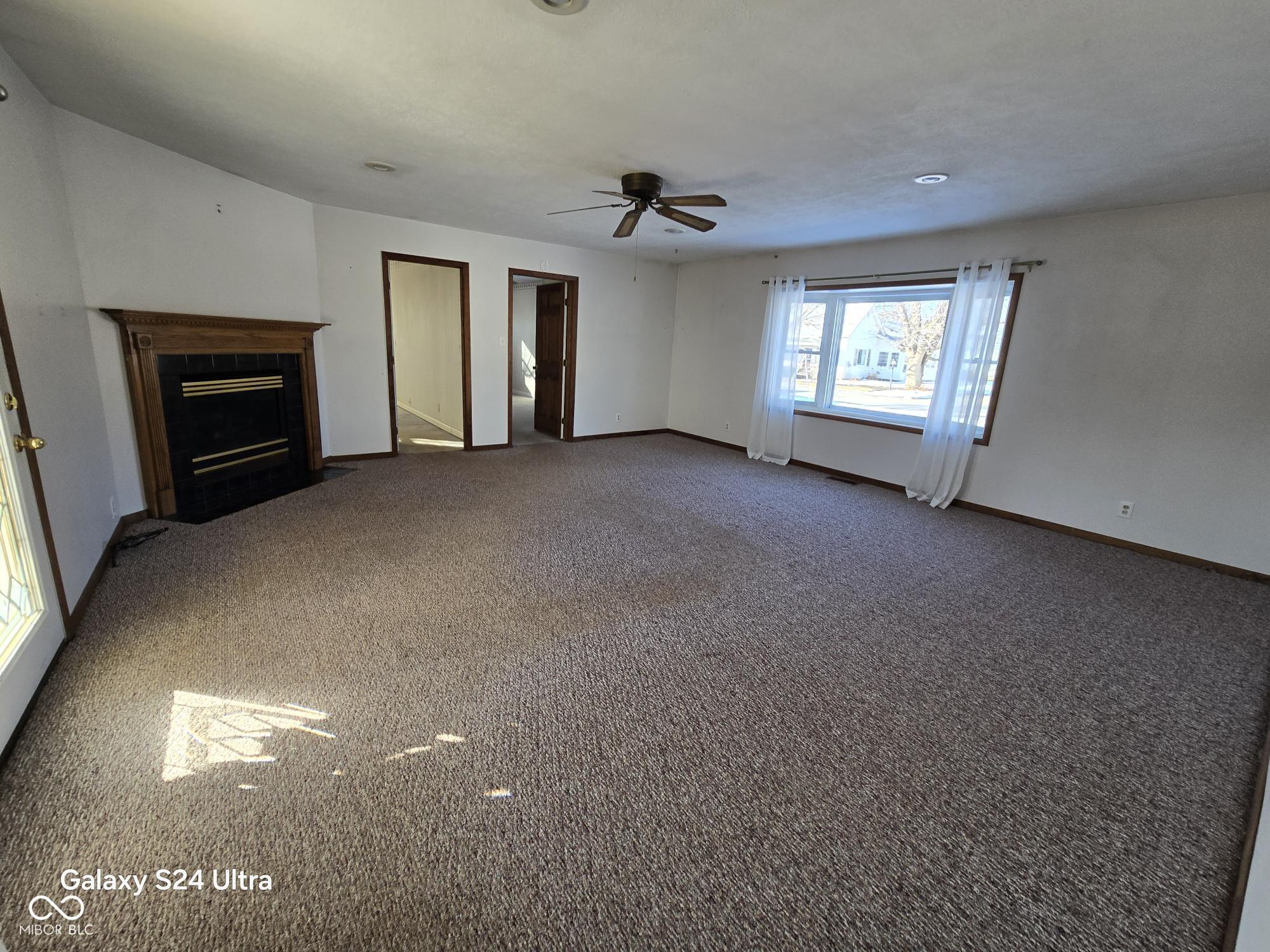 405 Howard Avenue Arcadia, IN 46030 - Photo 3 of 11