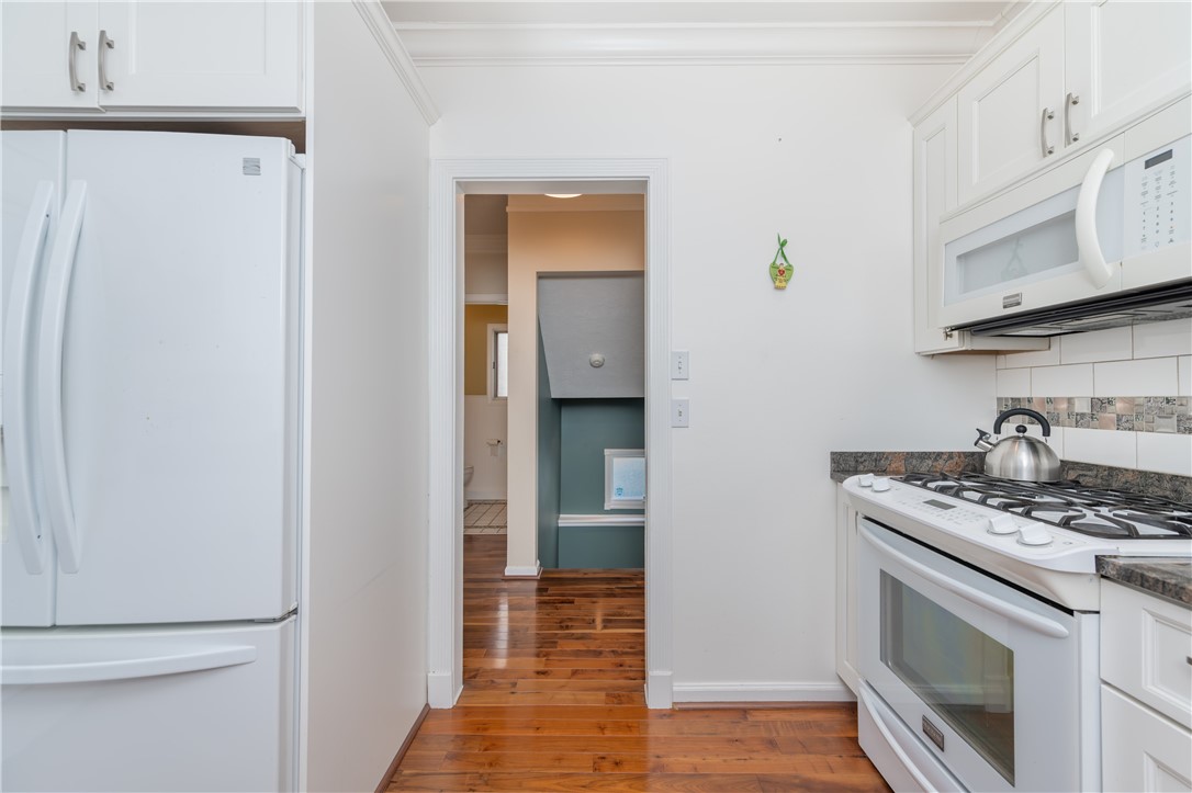 215 South Fitzhugh Street Rochester, NY 14608 - Photo 13 of 39 Litchen